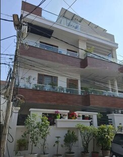 6 BHK + Pooja Room Villa For Sale in Vipul Khand