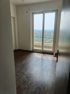 Room in 3 BHK Apartment at Piyush Heights, Sector 89 – for Sale