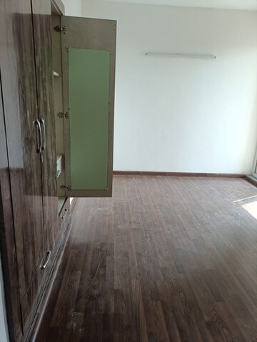 Room in 3 BHK Apartment at Piyush Heights, Sector 89 – for Sale