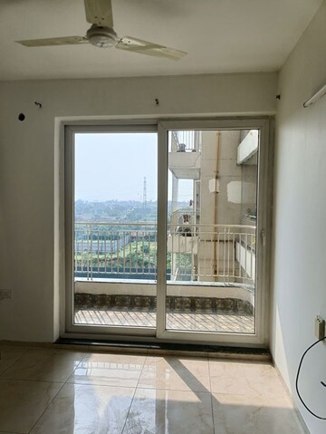 Room in 3 BHK Apartment at Piyush Heights, Sector 89 – for Sale