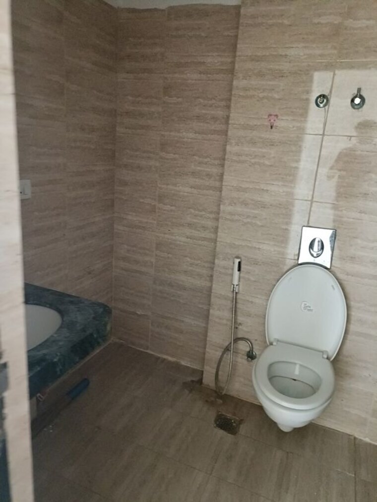 Bathroom, piyush-heights 3 Bedroom 1576 Sq.Ft. Apartment In Sector 89 Faridabad 9974229