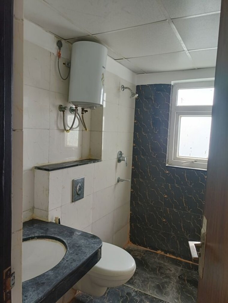 Bathroom, piyush-heights 3 Bedroom 1576 Sq.Ft. Apartment In Sector 89 Faridabad 9974229
