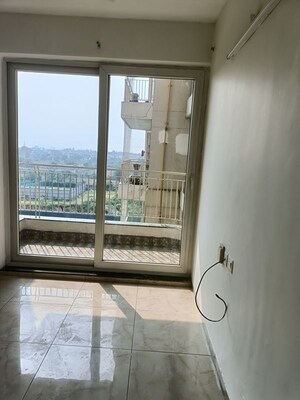 Room in 3 BHK Apartment at Piyush Heights, Sector 89 – for Sale