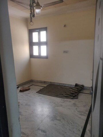 Room in 2 BHK Builder Floor at Rajouri Garden – for Rent