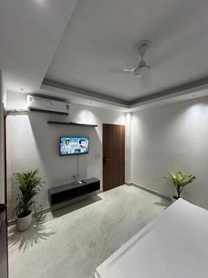 Bedroom in 3 BHK Builder Floor at Gupta Awas, Sector 43 – for Rent