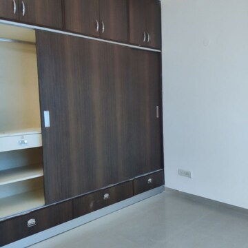 Furnished Amenities in 3 BHK Apartment at Emaar MGF Emerald Hills, Sector 65 – for Rent