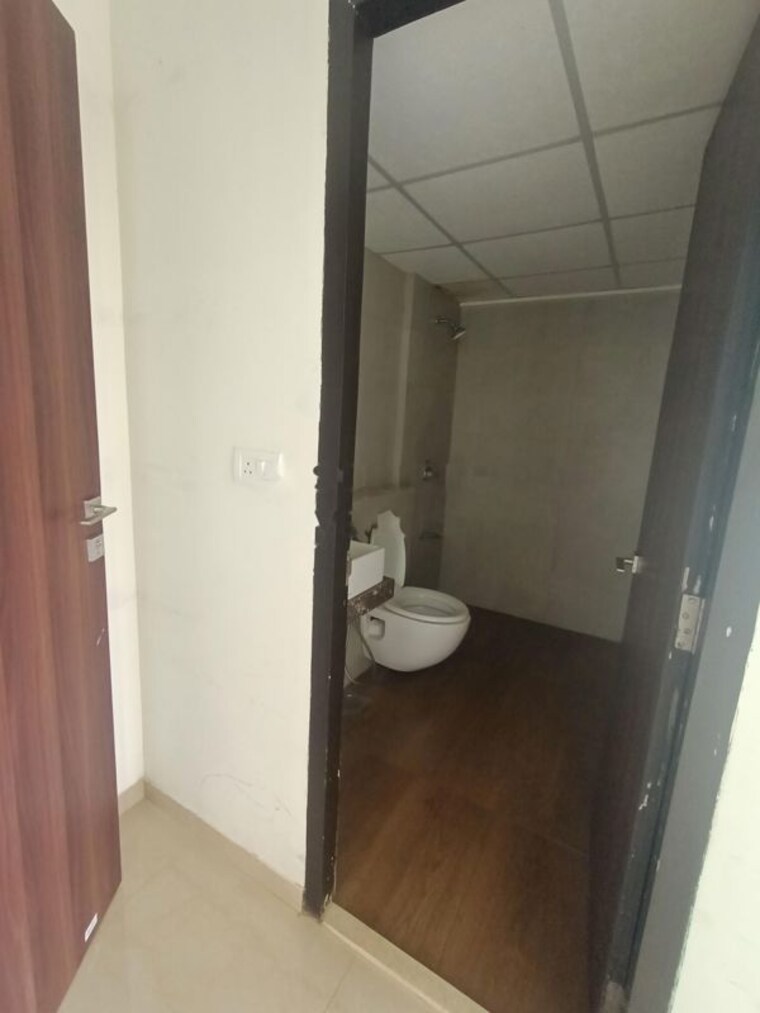 Bathroom, spenta-alta-vista 2 Bedroom 974 Sq.Ft. Apartment In Chembur Mumbai 9974417