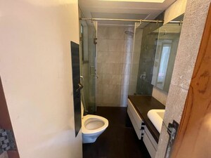 Furnished Amenities in 2 BHK Apartment at Pearl Heights, Andheri West – for Rent