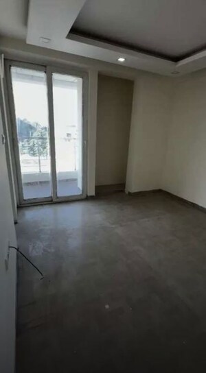 Room in 3 BHK Apartment at Niralanagar – for Sale