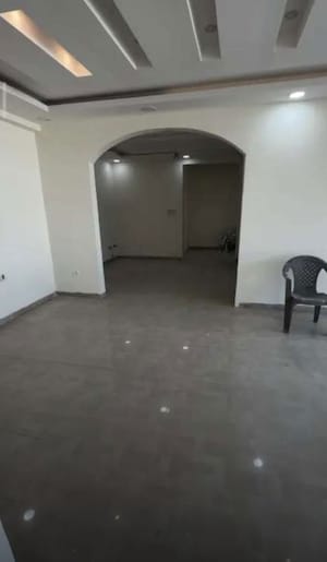 Room in 3 BHK Apartment at Niralanagar – for Sale