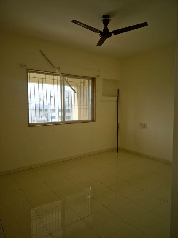 3 BHK Apartment For Rent in Tain Square