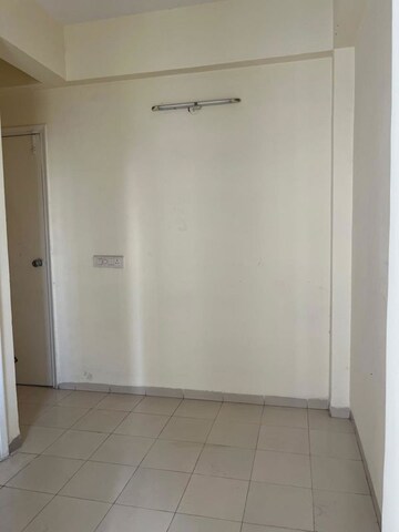 Room in 3 BHK Apartment at CHD Avenue 71, Sector 71 – for Rent