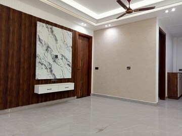 Room in 3 BHK Builder Floor at Mahavir Enclave 1 – for Rent