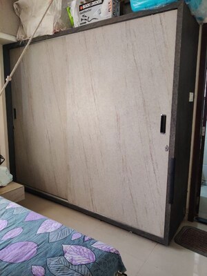 Room in 2 BHK Apartment at Vastushree Adrina Phase II, Mundhwa – for Rent