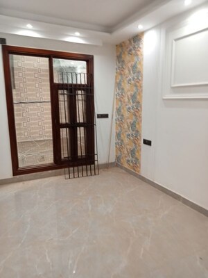 Room in 2 BHK Builder Floor at Mahavir Enclave 1 – for Rent