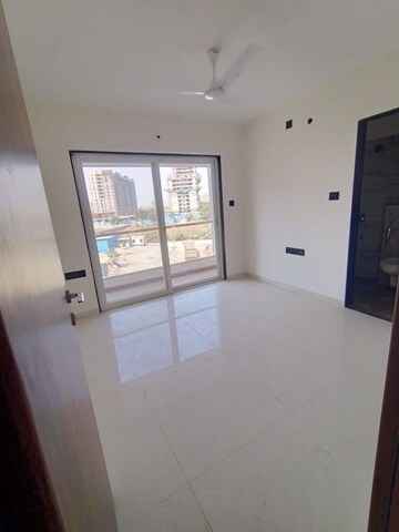 Room in 2 BHK Apartment at Krishna Amorapolis, Dhanori – for Rent