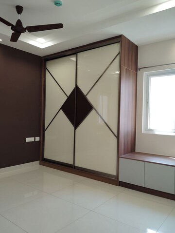 Room in 2.5 BHK Apartment at Prestige Tranquil, Kokapet – for Rent