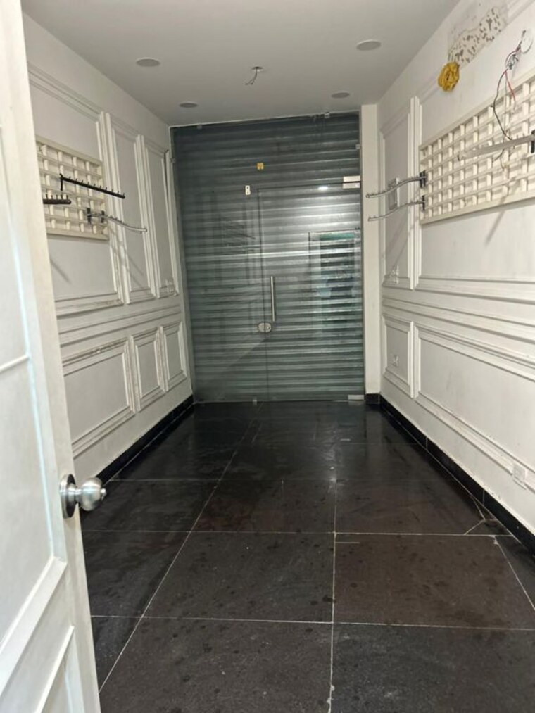 Balcony, rajouri garden 3 Bedroom 160 Sq.Yd. Builder Floor In Rajouri Garden Delhi 9974831