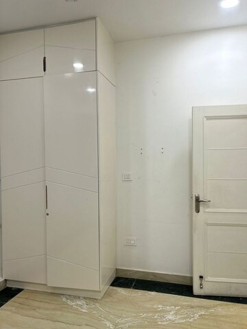 Room in 3 BHK Builder Floor at Rajouri Garden – for Rent