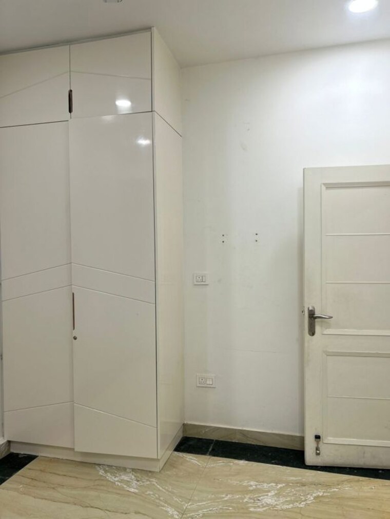 Room, rajouri garden 3 Bedroom 160 Sq.Yd. Builder Floor In Rajouri Garden Delhi 9974831