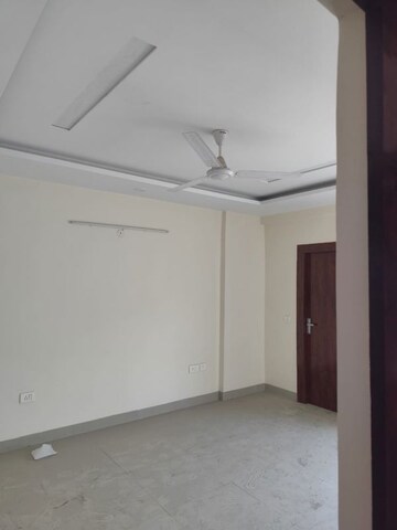 Room in 4 BHK Apartment at Mapsko Mount Ville, Sector 79 – for Sale