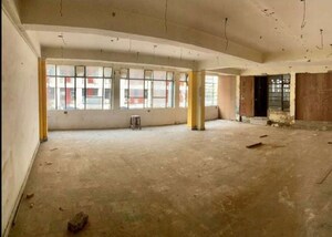  Office Space For Rent in Hazratganj