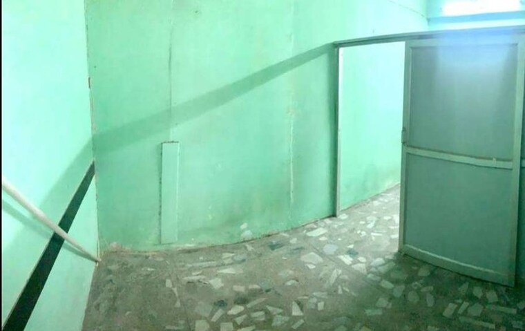 Swimming Pool, hazratganj Commercial Office Space 2000 Sq.Ft. In Hazratganj Lucknow 9974938