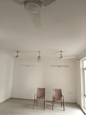 Master Bedroom in 3 BHK Apartment at Omaxe R2, Gomti Nagar – for Rent