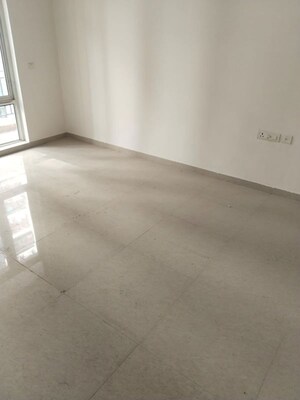 Room in 3 BHK Apartment at Omaxe R2, Gomti Nagar – for Rent