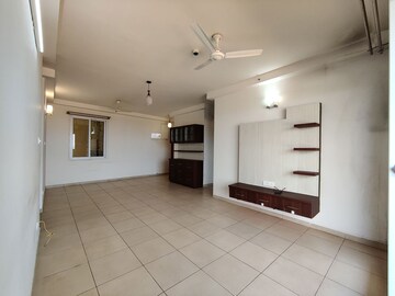 Room in  Apartment at Bhartiya Nikoo Homes Phase 2, Thanisandra Main Road – for Rent