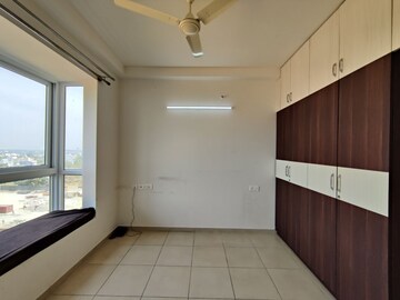 Room in  Apartment at Bhartiya Nikoo Homes Phase 2, Thanisandra Main Road – for Rent