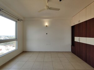 Room in  Apartment at Bhartiya Nikoo Homes Phase 2, Thanisandra Main Road – for Rent