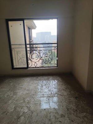 Room in 1 BHK Apartment at Chandiwala Pearl Heaven, Andheri East – for Rent