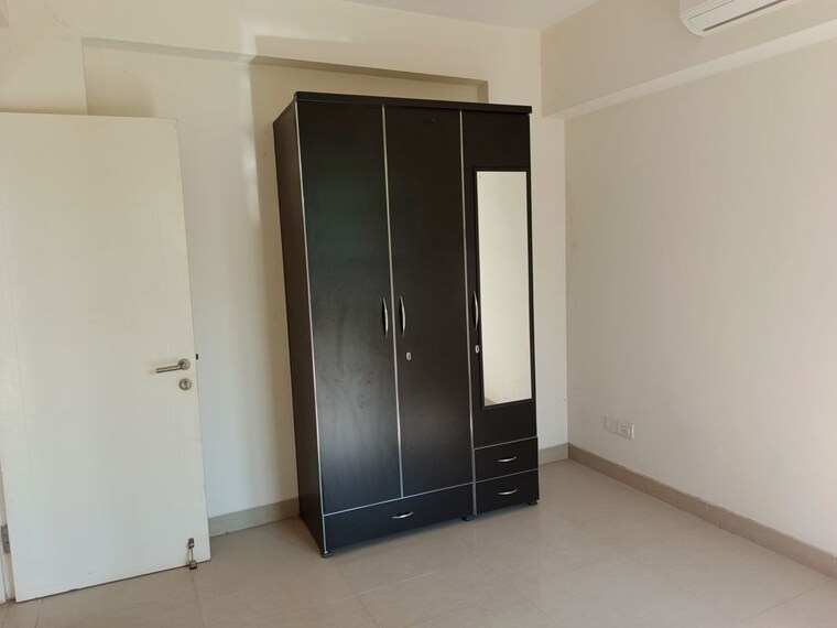 Room, smart-world-orchard 3 Bedroom 1590 Sq.Ft. Apartment In Sector 61 Gurgaon 9975235