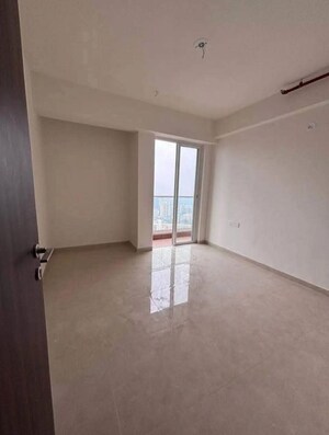 Room in 2 BHK Apartment at Indiabulls One Indiabulls, Pokhran Road No Two – for Rent