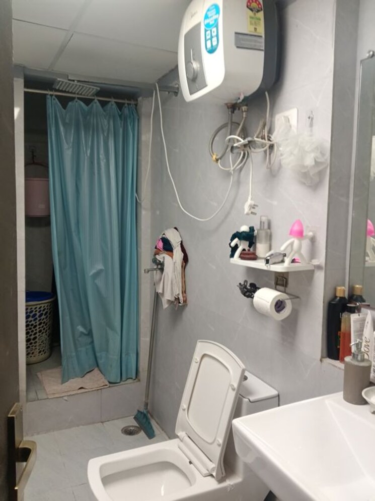 Master Bedroom, mahagun-mywoods-iii 2 Bedroom 960 Sq.Ft. Apartment In Sector 16c Greater Noida Greater Noida 9895905