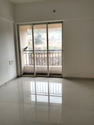 Room in 2 BHK Apartment at Puranik Abitante, Bavdhan – for Rent