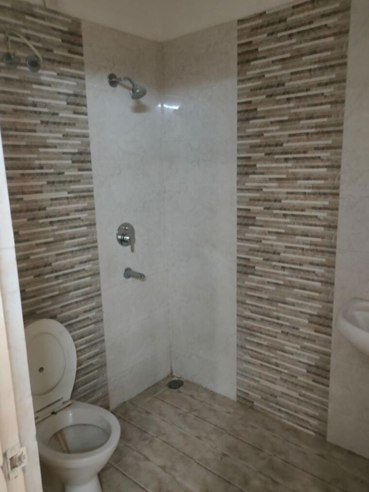 Bathroom, gomti-homes 3 Bedroom 1350 Sq.Ft. Apartment In Nabha Zirakpur 9975392