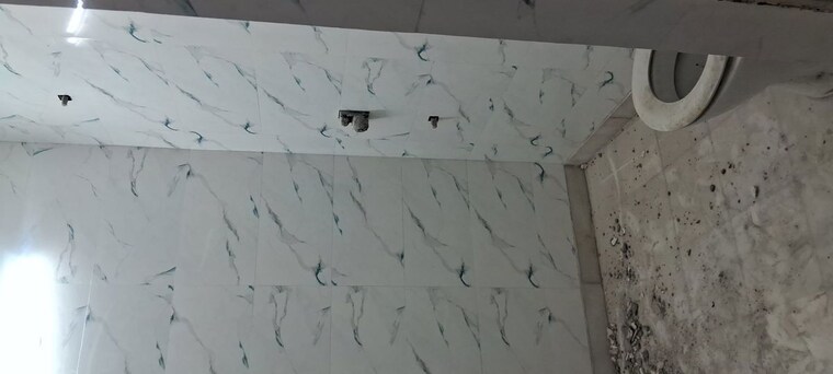 Bathroom, sarita vihar 3.5 Bedroom 2500 Sq.Ft. Apartment In Sarita Vihar Delhi 9975460