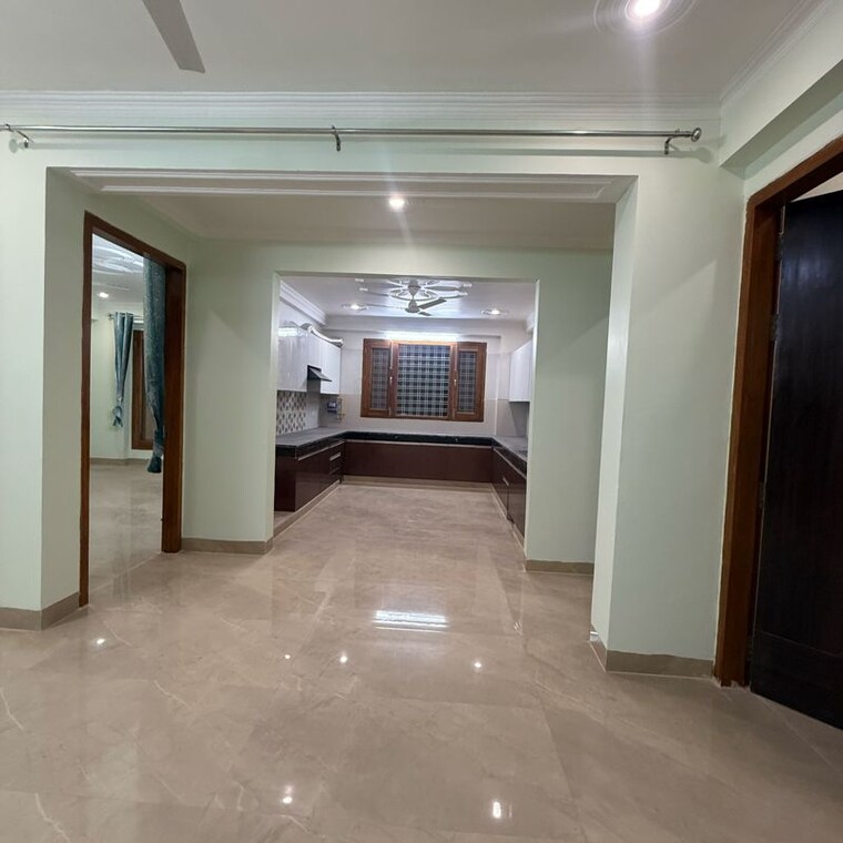 Room, sector 23 3 Bedroom 420 Sq.Ft. Builder Floor In Sector 23 Gurgaon 9975573
