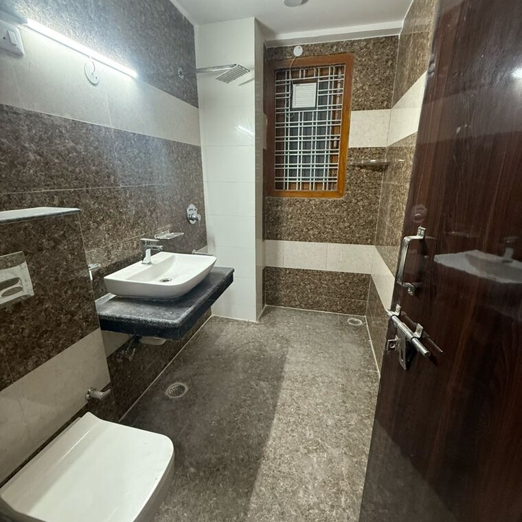 Team Area, sector 23 3 Bedroom 420 Sq.Ft. Builder Floor In Sector 23 Gurgaon 9975573