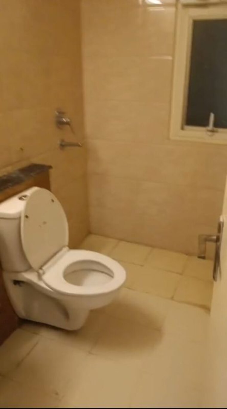 Bathroom, wave-executive-floors 2 Bedroom 900 Sq.Ft. Apartment In Wave City Ghaziabad 9975546