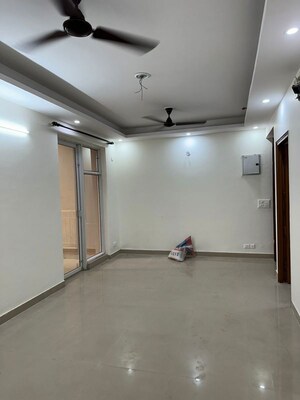 Room in 2 BHK Apartment at Nirala Greenshire, Sector 2 Greater Noida – for Sale