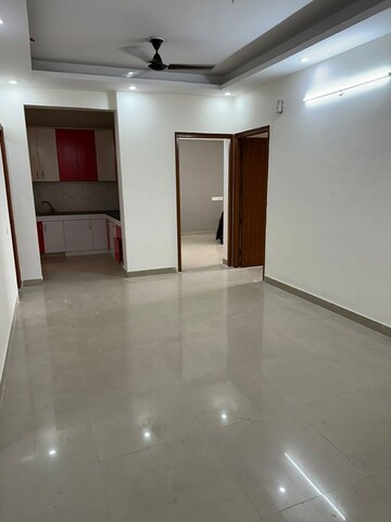 Room in 2 BHK Apartment at Nirala Greenshire, Sector 2 Greater Noida – for Sale