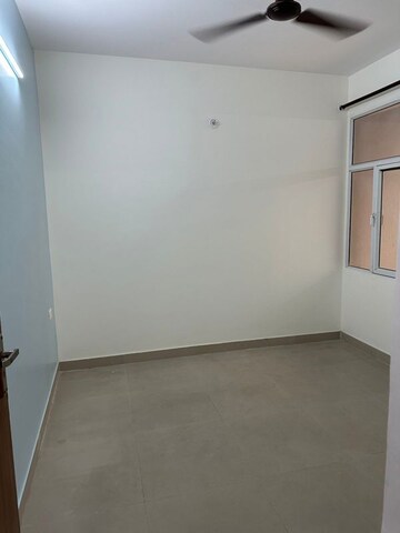 Room in 2 BHK Apartment at Nirala Greenshire, Sector 2 Greater Noida – for Sale