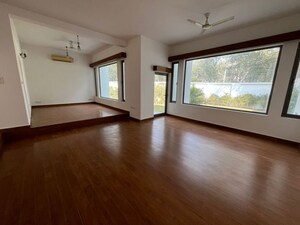 Room in 4 BHK Independent House at Friends Colony – for Rent
