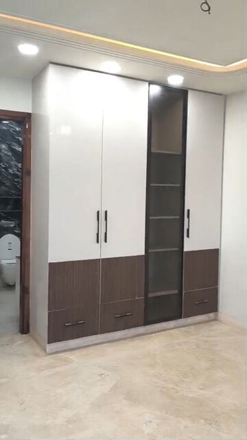 Bathroom in 4 BHK Builder Floor at Rohini Sector 23 – for Sale