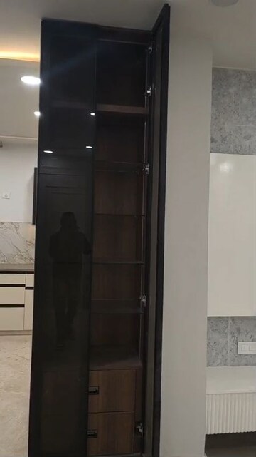 Furnished Amenities in 4 BHK Builder Floor at Rohini Sector 23 – for Sale