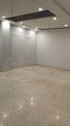 Room in 4 BHK Builder Floor at Rohini Sector 23 – for Sale