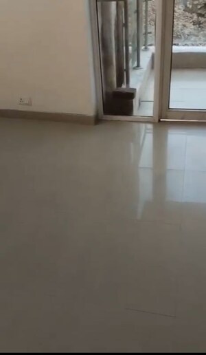 Room in 3 BHK Apartment at Ansal API Esencia, Sector 67 – for Rent